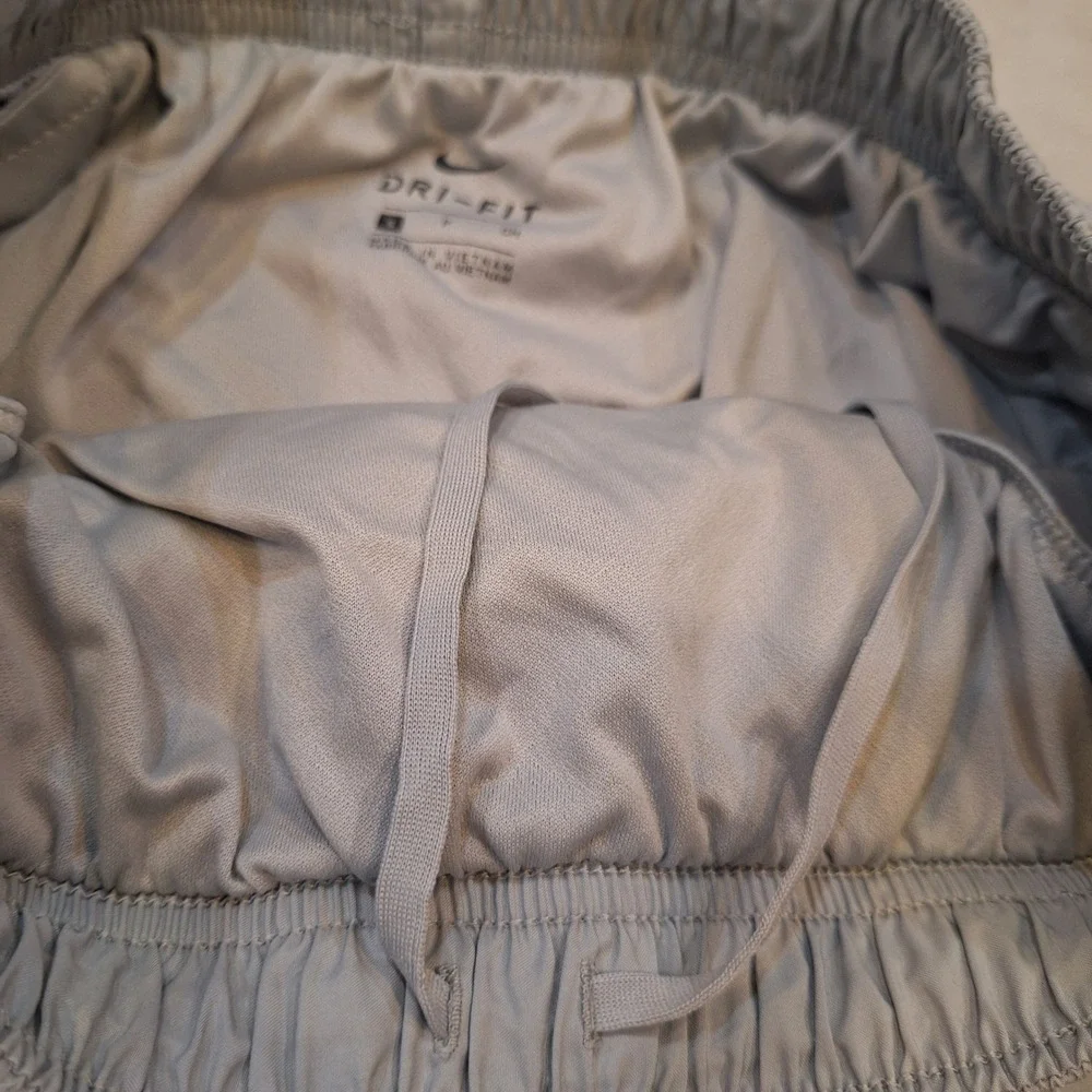 Nike Dri-FIT Running Shorts Womens Small Gray Athletic Gym Workout Activewear